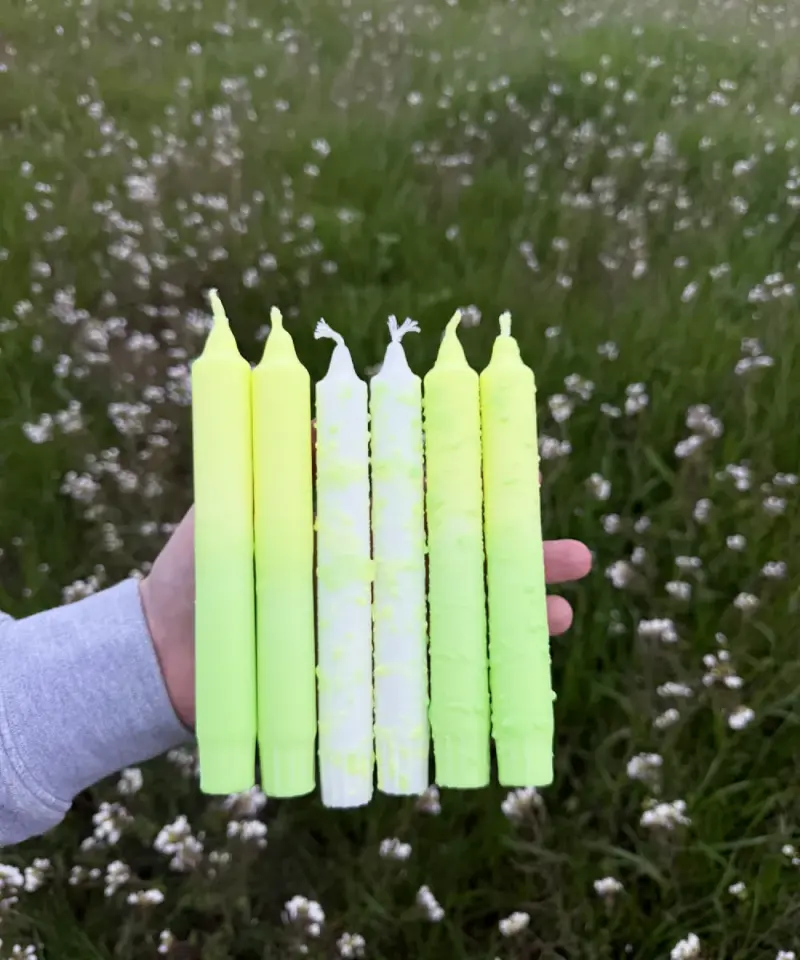 Velas decorativas bicolor confeti verde amarillo blanco